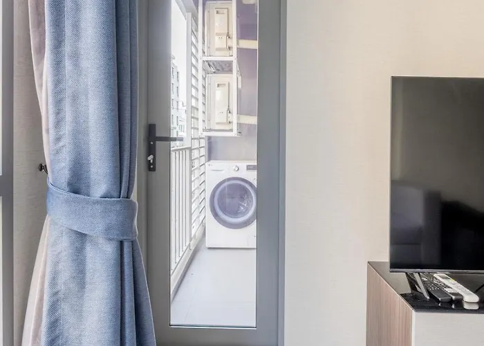1br - Pool, Gym, Rooftop, Bts, Coworking Space - 10 Min Nana Plaza - - New Building - 24 7 Security Apartment Bangkok