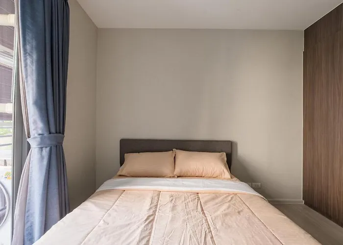 Apartment 1br - Pool, Gym, Rooftop, Bts, Coworking Space - 10 Min Nana Plaza - - New Building - 24 7 Security Bangkok