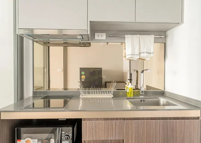 1br - Pool, Gym, Rooftop, Bts, Coworking Space - 10 Min Nana Plaza - - New Building - 24 7 Security Apartment Bangkok