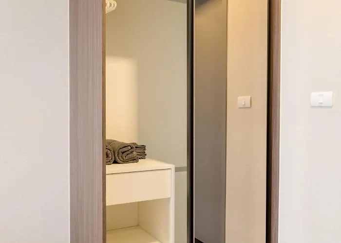 1br - Pool, Gym, Rooftop, Bts, Coworking Space - 10 Min Nana Plaza - - New Building - 24 7 Security Bangkok